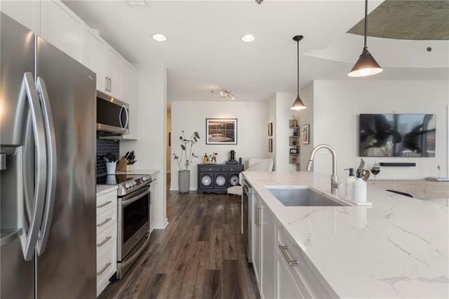 855 Peachtree NE Street 1702, Atlanta, GA 30308