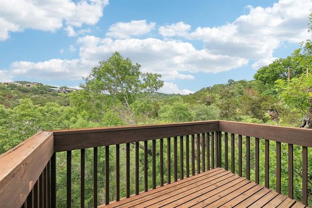 1002 Jousting PL, Austin, TX 78746