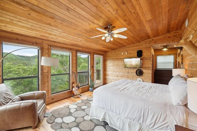 1002 Jousting PL, Austin, TX 78746
