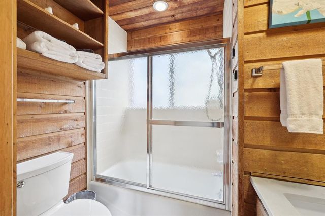 1002 Jousting PL, Austin, TX 78746