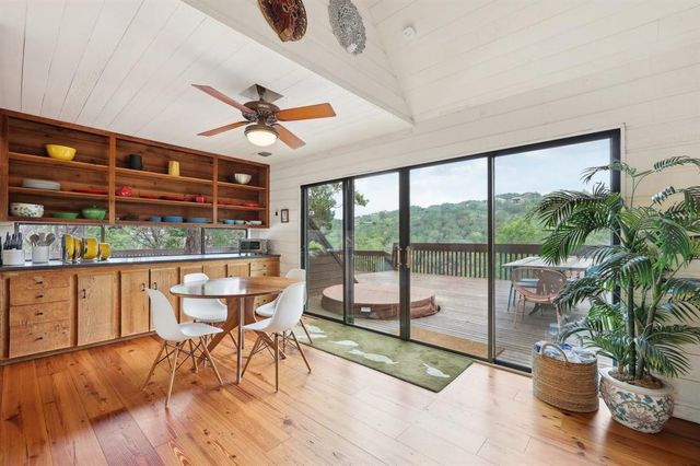 1002 Jousting PL, Austin, TX 78746