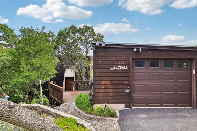 1002 Jousting PL, Austin, TX 78746