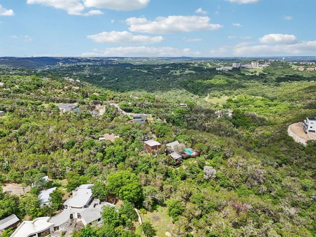 1002 Jousting PL, Austin, TX 78746