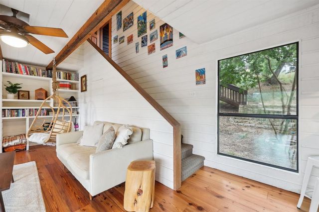 1002 Jousting PL, Austin, TX 78746