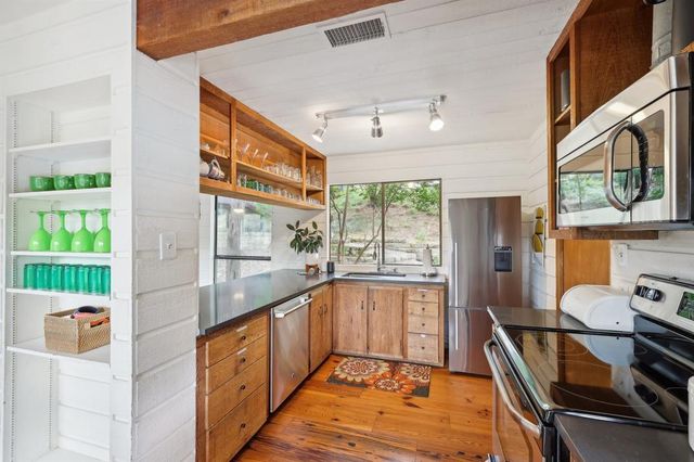 1002 Jousting PL, Austin, TX 78746
