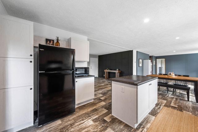 140 N Hillcrest Drive, Spring City, TN 37381
