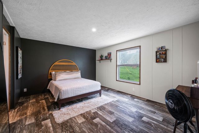 140 N Hillcrest Drive, Spring City, TN 37381