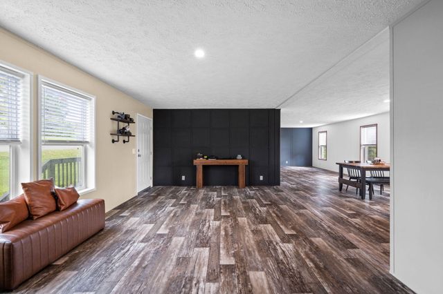 140 N Hillcrest Drive, Spring City, TN 37381