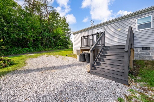 140 N Hillcrest Drive, Spring City, TN 37381