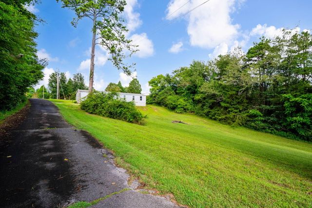 140 N Hillcrest Drive, Spring City, TN 37381