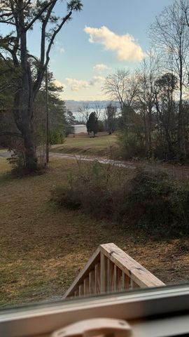 140 N Hillcrest Drive, Spring City, TN 37381