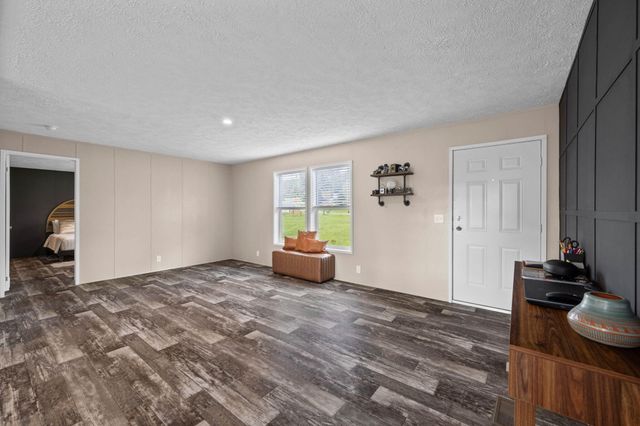 140 N Hillcrest Drive, Spring City, TN 37381