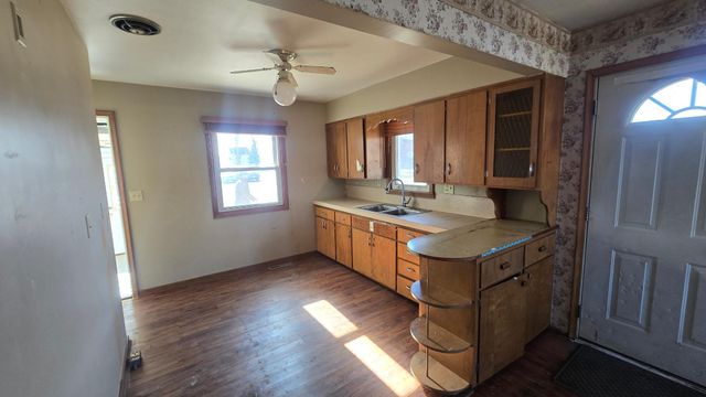 201 Euclid Street, Alden, MN 56009