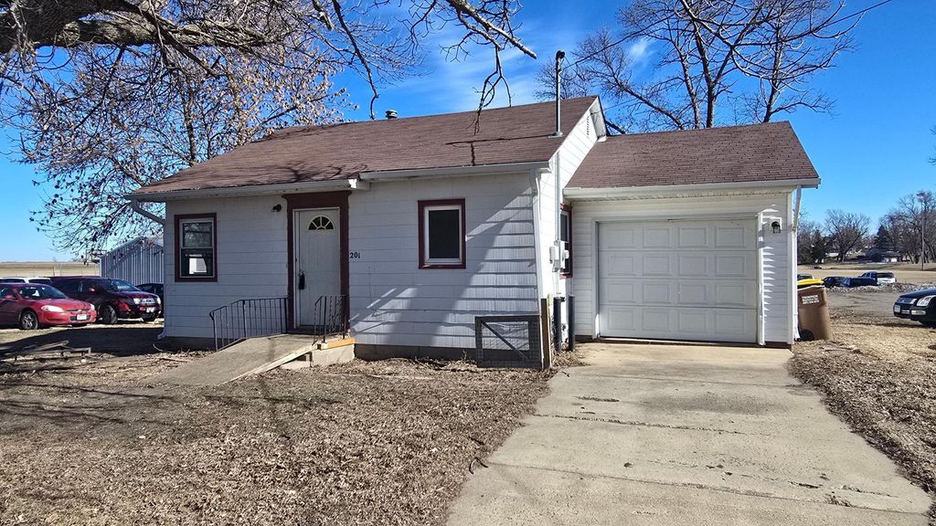 201 Euclid Street, Alden, MN 56009