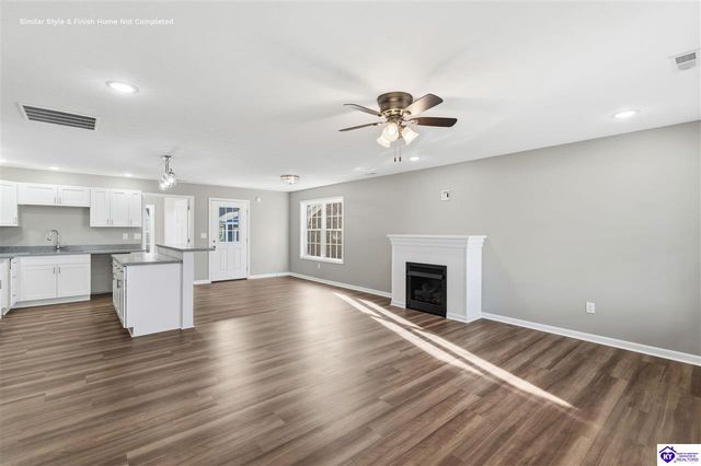 37 Paislynne Court, Brandenburg, KY 40108