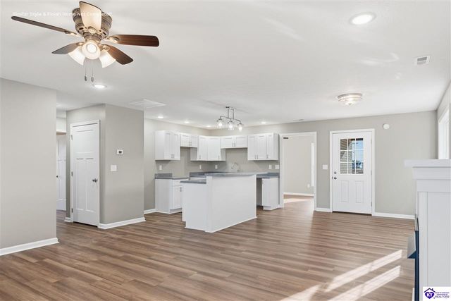 37 Paislynne Court, Brandenburg, KY 40108