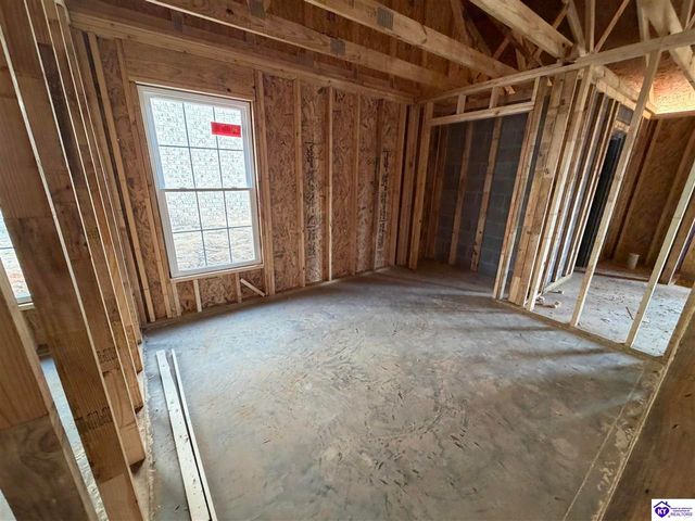 37 Paislynne Court, Brandenburg, KY 40108