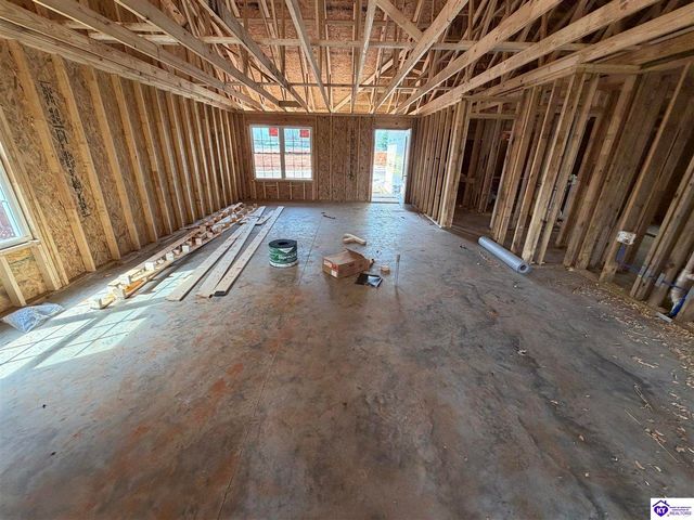 37 Paislynne Court, Brandenburg, KY 40108