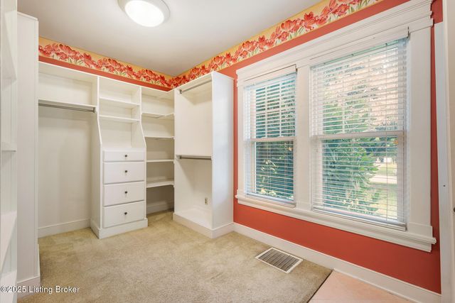 3227 Robin Rd, Louisville, KY 40213