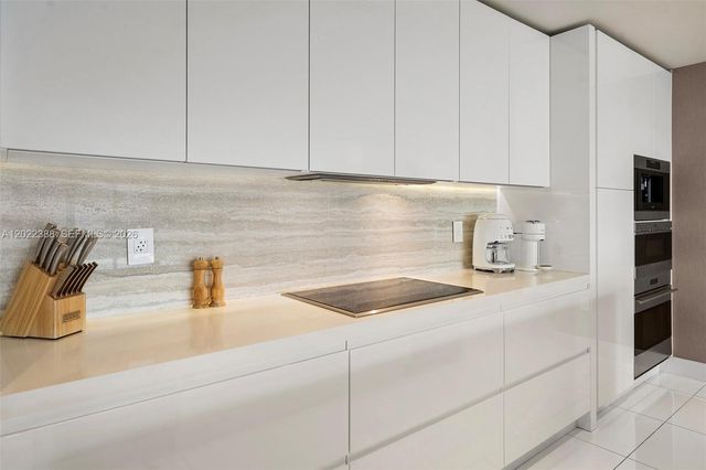 102 24th St PH-1718, Miami Beach, FL 33139