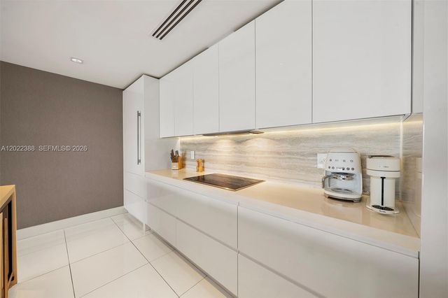 102 24th St PH-1718, Miami Beach, FL 33139