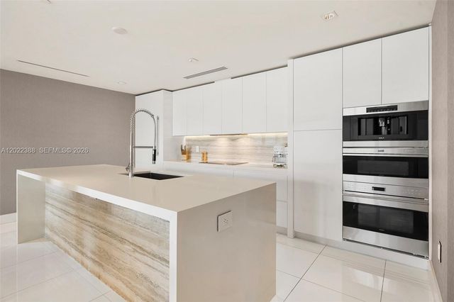 102 24th St PH-1718, Miami Beach, FL 33139