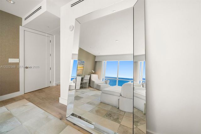 102 24th St PH-1718, Miami Beach, FL 33139