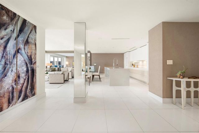 102 24th St PH-1718, Miami Beach, FL 33139