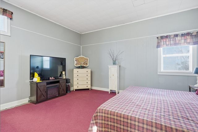 293 Pine St, Gardner, MA 01440