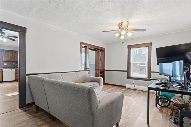 293 Pine St, Gardner, MA 01440