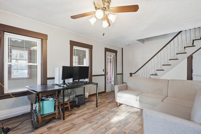 293 Pine St, Gardner, MA 01440