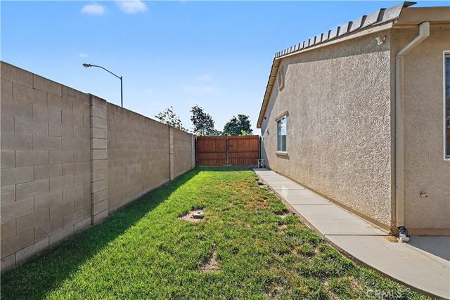 494 Lily, Merced, CA 95341