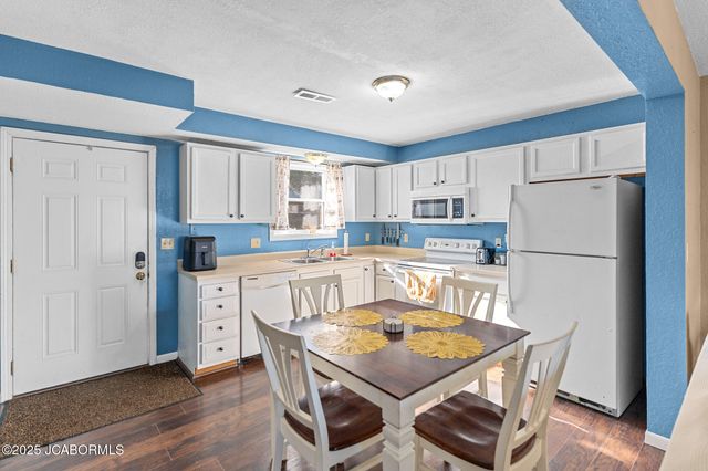 1813 W MAIN STREET, Jefferson City, MO 65109