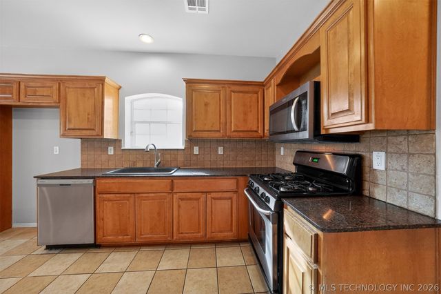 11717 S Vine Place W, Jenks, OK 74037