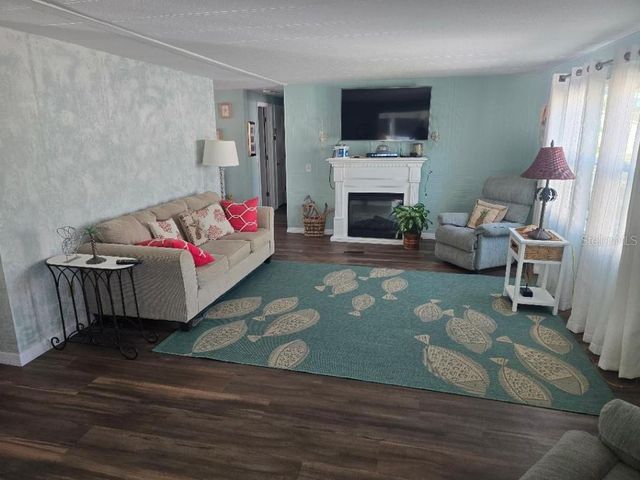 808 53RD AVENUE E 117, Bradenton, FL 34203