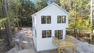 98 Emerald Drive, Hillsborough, NH 03244
