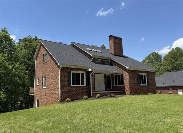 2528 Treetop Lane, Winston-salem, NC 27101
