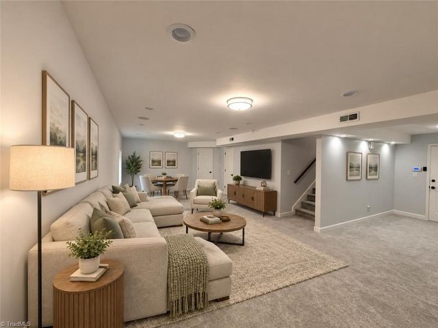 2528 Treetop Lane, Winston-salem, NC 27101