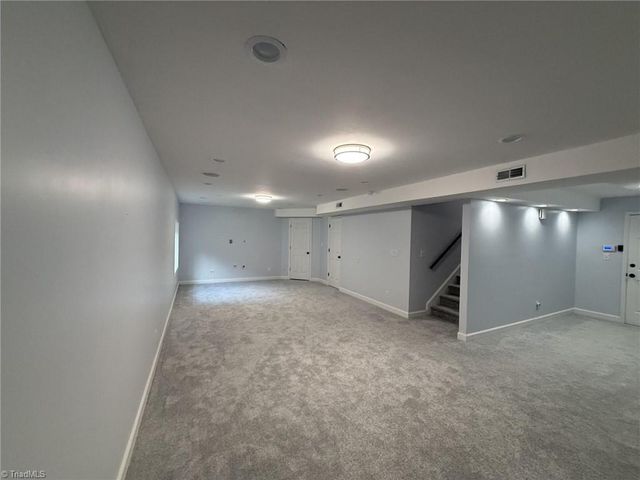 2528 Treetop Lane, Winston-salem, NC 27101