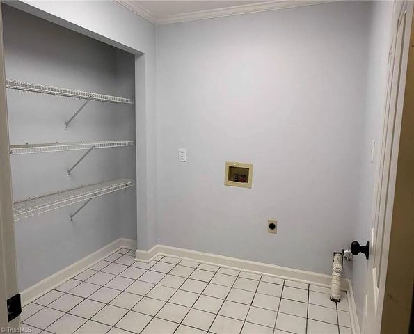 2528 Treetop Lane, Winston-salem, NC 27101