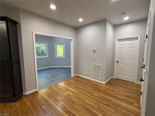 2528 Treetop Lane, Winston-salem, NC 27101