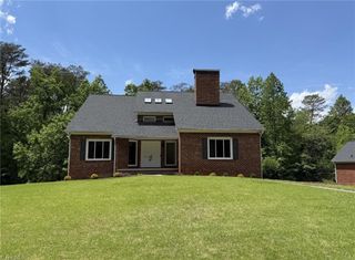 2528 Treetop Lane, Winston-salem, NC 27101