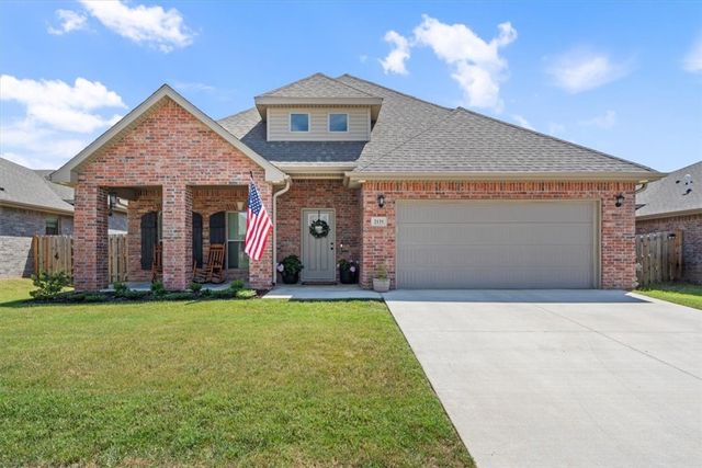 2131 Periwinkle Place, Centerton, AR 72719