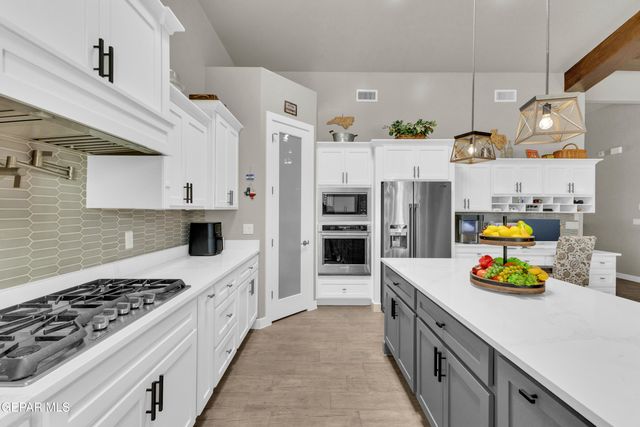 2324 ARTURO VALLEJO Street, El Paso, TX 79938