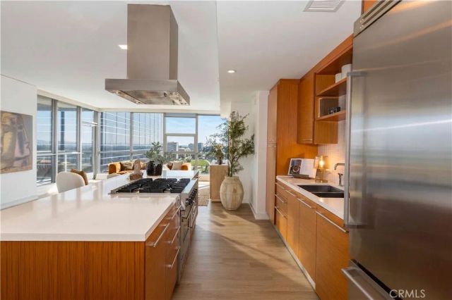 9 MacArthur Place 602, Santa Ana, CA 92707