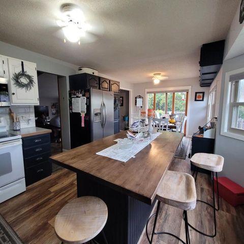 1285 105th Avenue NW, Coon Rapids, MN 55433