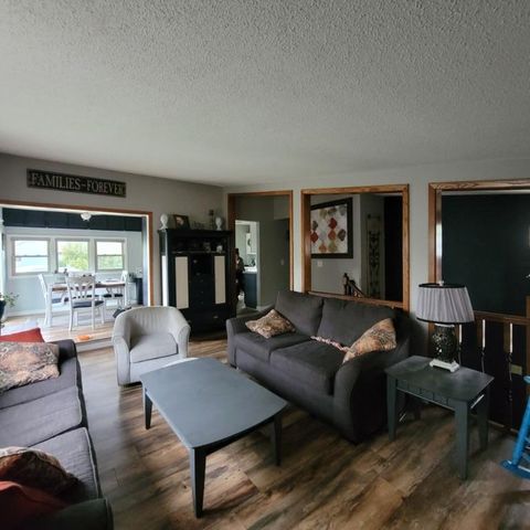 1285 105th Avenue NW, Coon Rapids, MN 55433