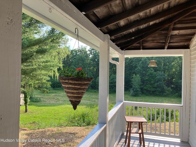 353 Vosenkill Road, Athens, NY 12015