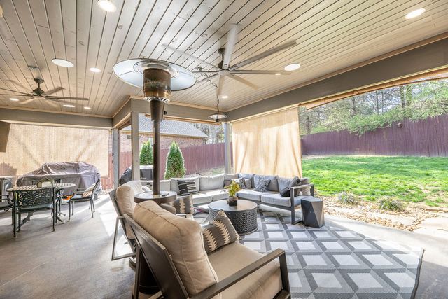 2779 Shagbark Bend, Fayetteville, AR 72703