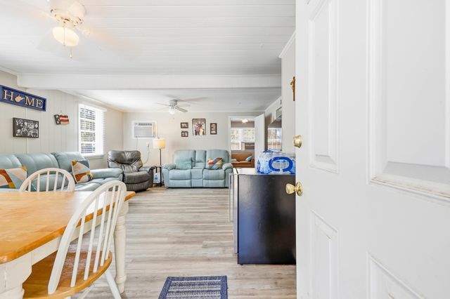 207 5th Ave. N, North Myrtle Beach, SC 29582